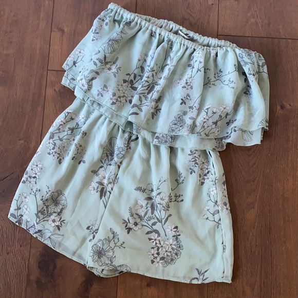 Ruffle Floral Romper - Picture 2 of 3